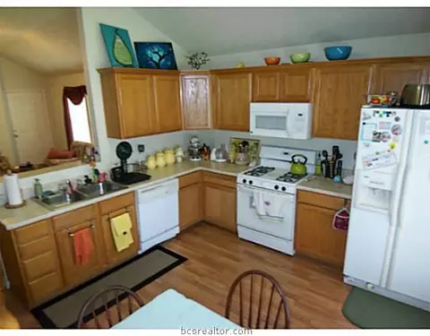 2903 Bexar Grass, Bryan, TX 77802 photo 5
