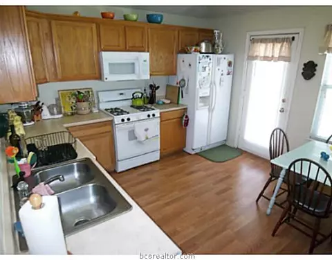 2903 Bexar Grass, Bryan, TX 77802 photo 4