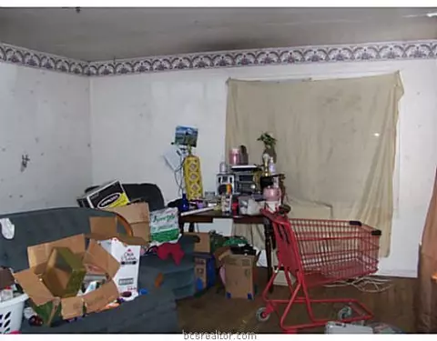 406 Carson West St W, Bryan, TX 77801 photo 2