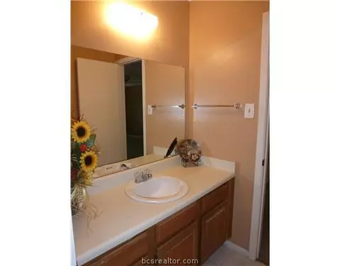 2823 Oakside, Bryan, TX 77802 photo 12