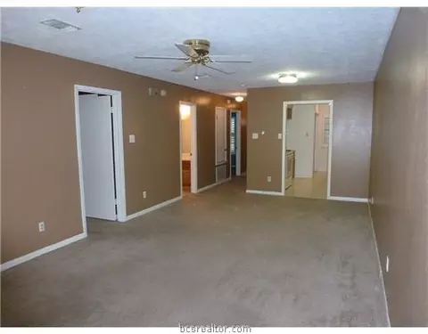 2823 Oakside, Bryan, TX 77802 photo 5
