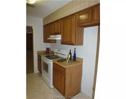 2823 Oakside, Bryan, TX 77802 photo 8