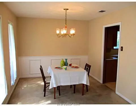 700 Matous Dr, Bryan, TX 77802 photo 8