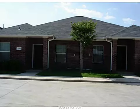 2419-21 Berger Dr, Bryan, TX 77802 photo 1