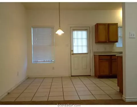 2419-21 Berger Dr, Bryan, TX 77802 photo 4