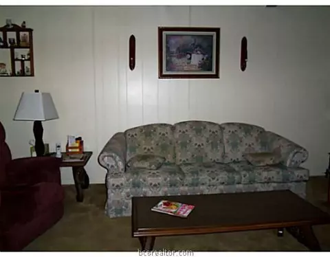 400 Madeline Dr, Bryan, TX 77802 photo 4