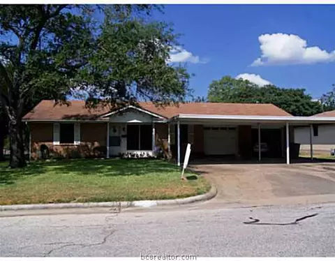 400 Madeline Dr, Bryan, TX 77802 photo 2