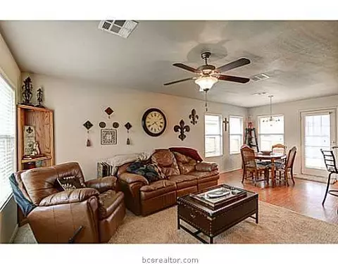 2107 Forge Hill Rd, Bryan, TX 77801 photo 3
