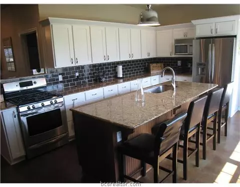 1301 Starlight, Cameron, TX 76520 photo 4