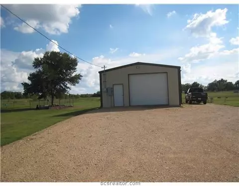 1301 Starlight, Cameron, TX 76520 photo 2