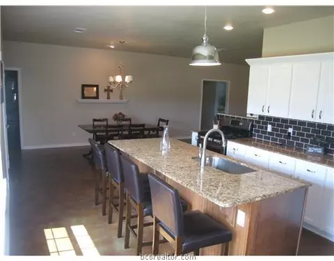 1301 Starlight, Cameron, TX 76520 photo 6