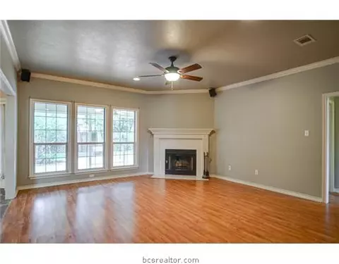 2204 Bastrop Cir, Bryan, TX 77808 photo 7