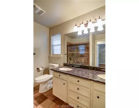2204 Bastrop Cir, Bryan, TX 77808 photo 16