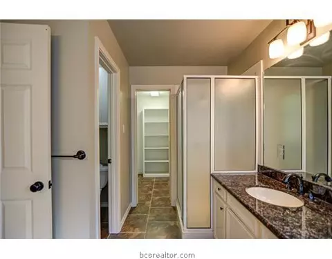 2204 Bastrop Cir, Bryan, TX 77808 photo 10