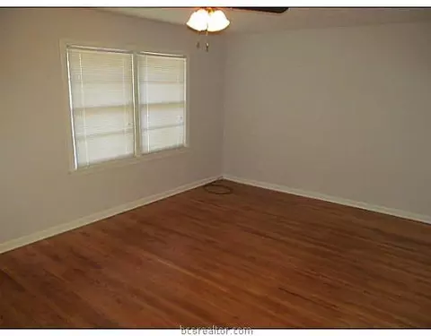 111 Pleasant St, Bryan, TX 77801 photo 7