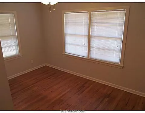 111 Pleasant St, Bryan, TX 77801 photo 9