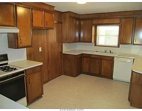 111 Pleasant St, Bryan, TX 77801 photo 2