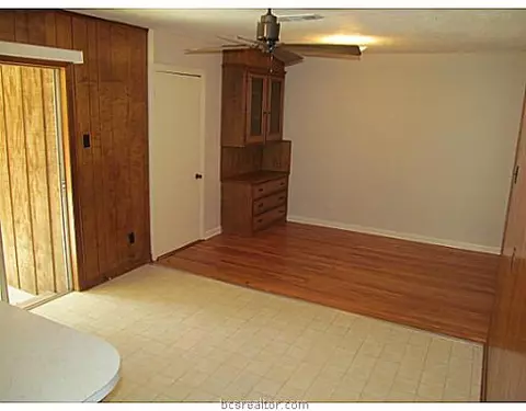 111 Pleasant St, Bryan, TX 77801 photo 5
