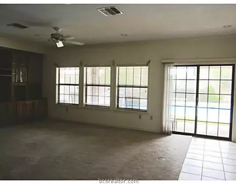 3123 Broadmoor Dr, Bryan, TX 77802 photo 2