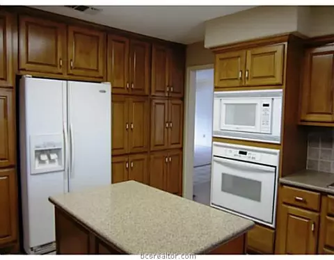 3123 Broadmoor Dr, Bryan, TX 77802 photo 5