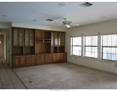 3123 Broadmoor Dr, Bryan, TX 77802 photo 4