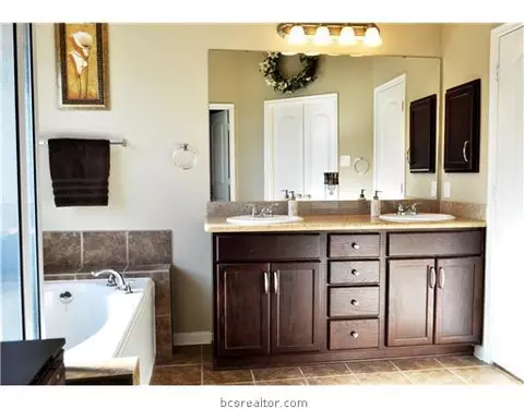 2029 Positano, Bryan, TX 77808 photo 9