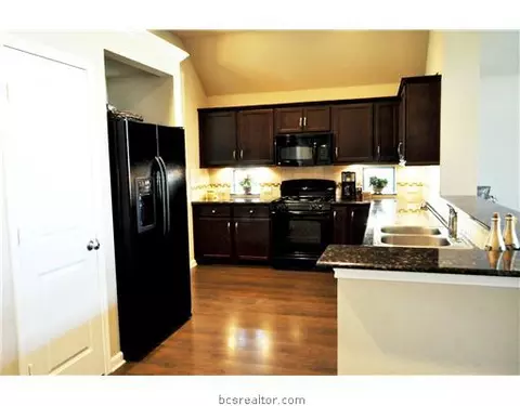 2029 Positano, Bryan, TX 77808 photo 4