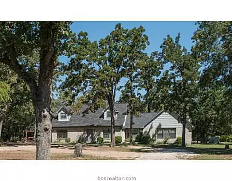 7710 Sandy Point Rd, Bryan, TX 77807 photo 1
