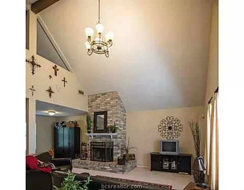 7710 Sandy Point Rd, Bryan, TX 77807 photo 4