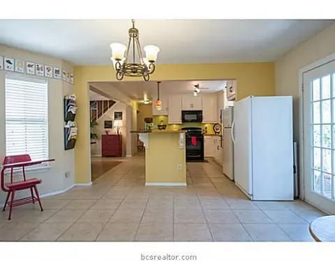 7710 Sandy Point Rd, Bryan, TX 77807 photo 9