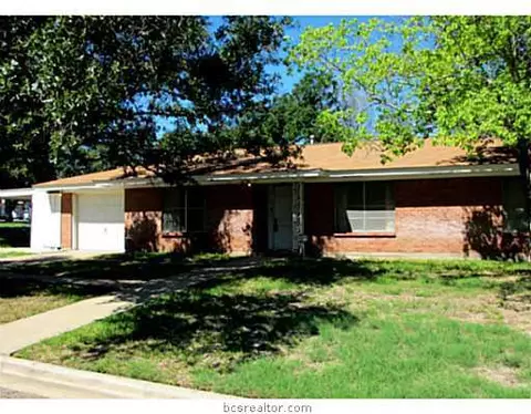 412 Brookside West Dr W, Bryan, TX 77802 photo 1