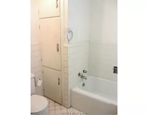 412 Brookside West Dr W, Bryan, TX 77802 photo 11
