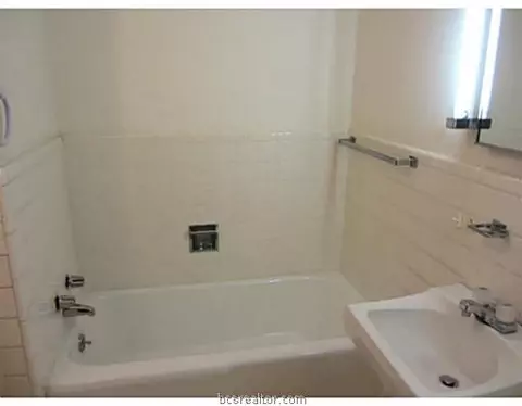 412 Brookside West Dr W, Bryan, TX 77802 photo 12