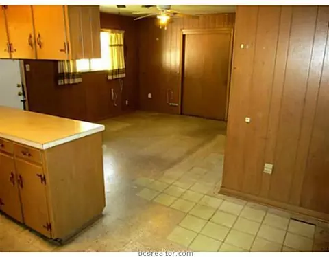 412 Brookside West Dr W, Bryan, TX 77802 photo 6