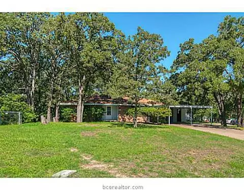 300 Tee Dr, Bryan, TX 77801 photo 4