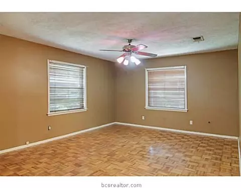300 Tee Dr, Bryan, TX 77801 photo 7