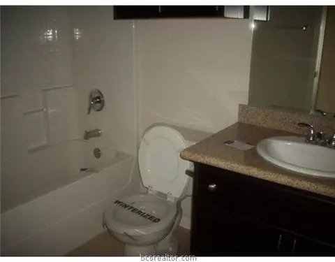 2006 Turning Leaf Dr, Bryan, TX 77807 photo 6