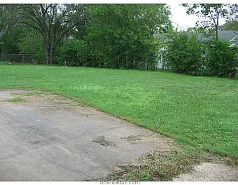 1504 Sandy Point Rd, Bryan, TX 77808 photo 2
