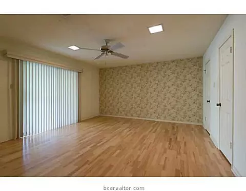 2905 Braeburn St, Bryan, TX 77802 photo 9
