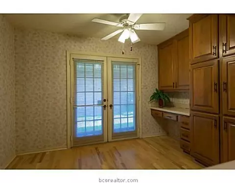 2905 Braeburn St, Bryan, TX 77802 photo 6
