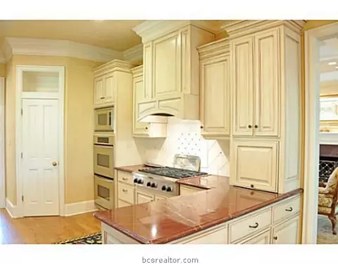 4409 Willowick Dr, Bryan, TX 77802 photo 8