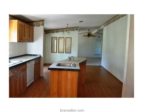 8062 Prospect Ln, Bryan, TX 77808 photo 3