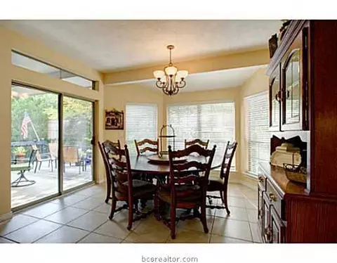 2002 Lis Ln, Bryan, TX 77807 photo 7