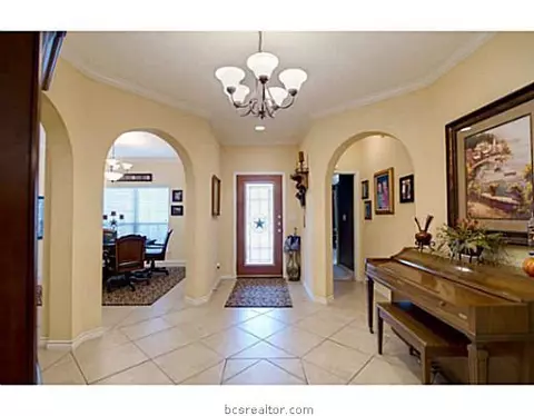 2002 Lis Ln, Bryan, TX 77807 photo 14