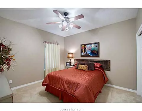 2002 Lis Ln, Bryan, TX 77807 photo 12