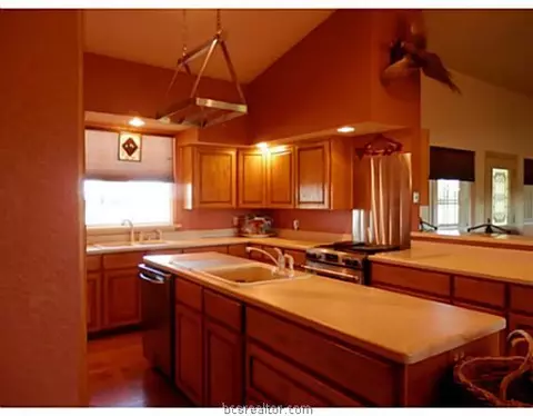 985 Cr 232 County Rd, Cameron, TX 76520 photo 4