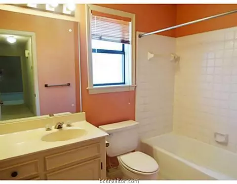 3905 Seminole Ct, Bryan, TX 77802 photo 14
