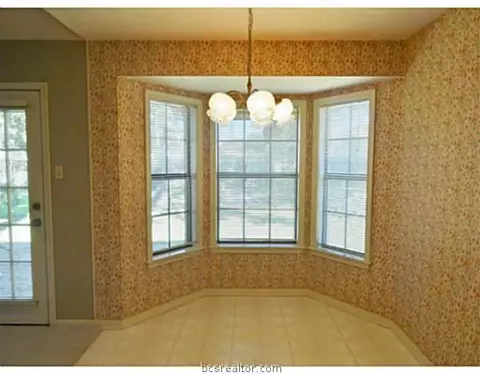 3905 Seminole Ct, Bryan, TX 77802 photo 5