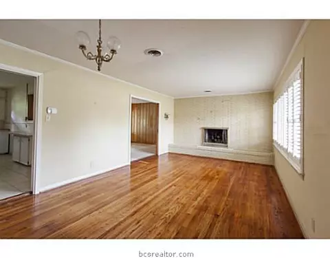 4308 Nagle St, Bryan, TX 77801 photo 3
