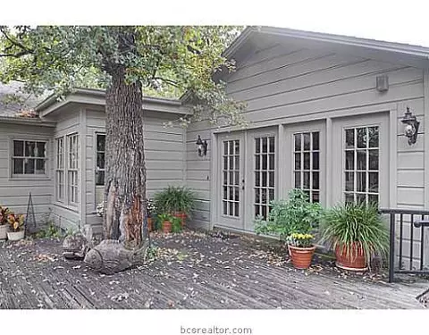 501 Brookside E Dr E, Bryan, TX 77801 photo 19